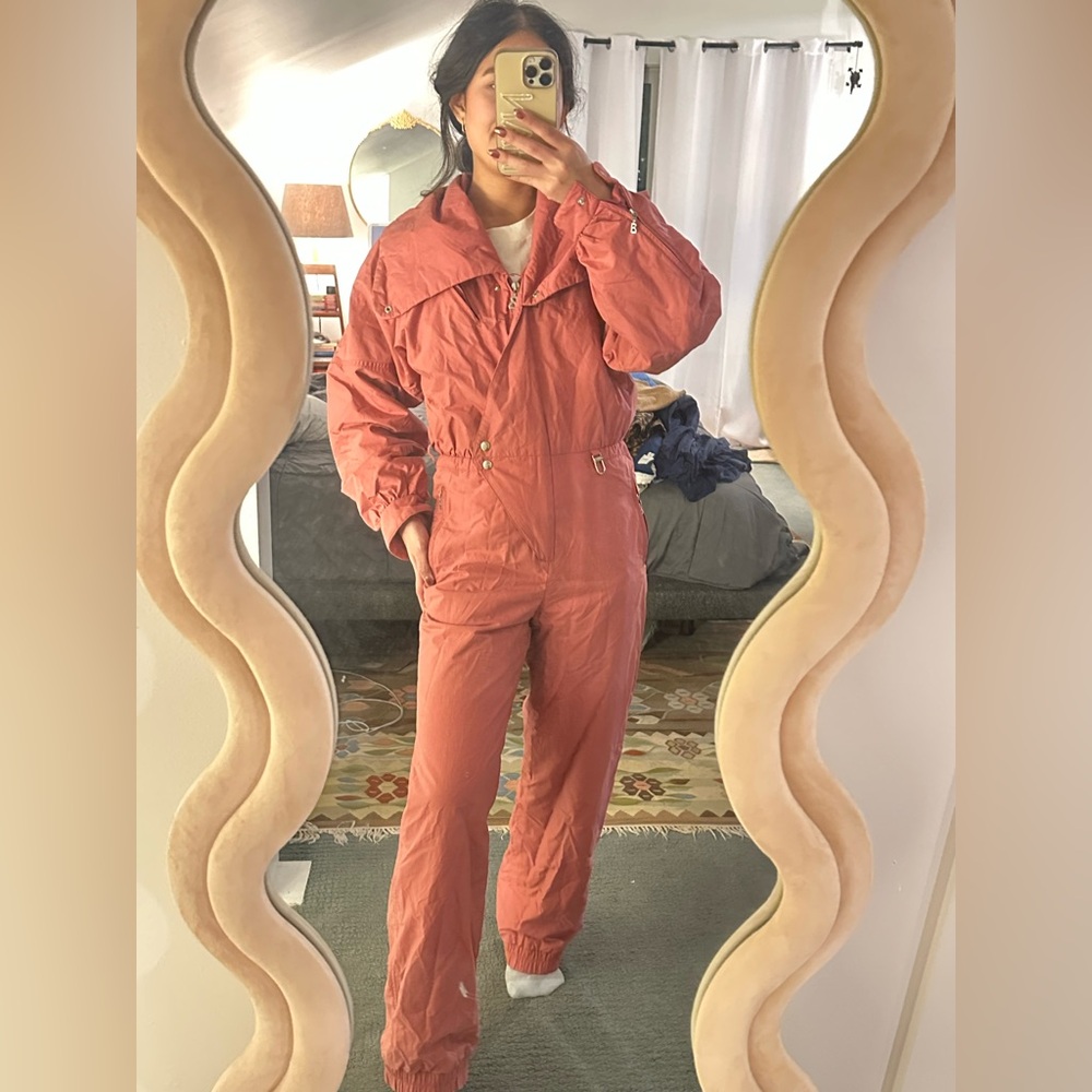 Bogner Women’s Vintage Ski Suit Size 6 (mauve pink color)